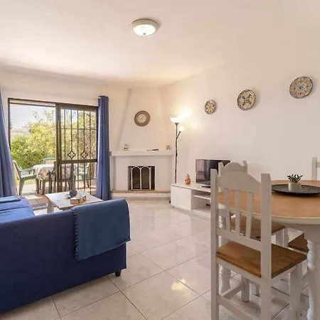 Tropicana Townhouse, 2 Bedroom Next To The Pool Appartement Nerja