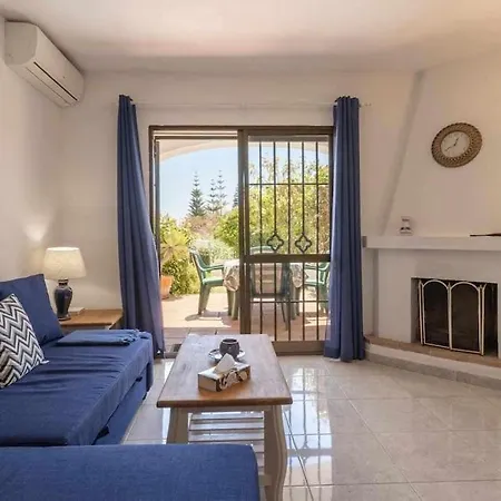 Tropicana Townhouse, 2 Bedroom Next To The Pool Apartment Nerja