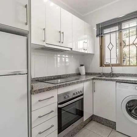 Apartment Tropicana Townhouse, 2 Bedroom Next To The Pool Nerja